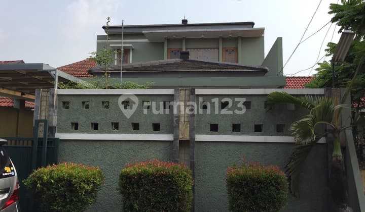 Rumah Bagus Terawat Dekat MRT Lebak Bulus