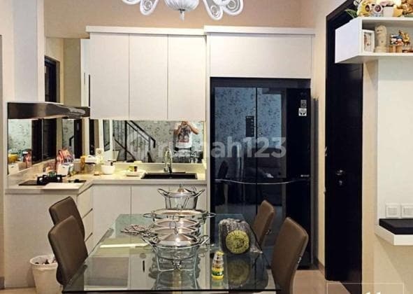 HARGA TERMURAH Rumah Green Village, 2 Lantai, HGB di Cipondoh, Tangerang