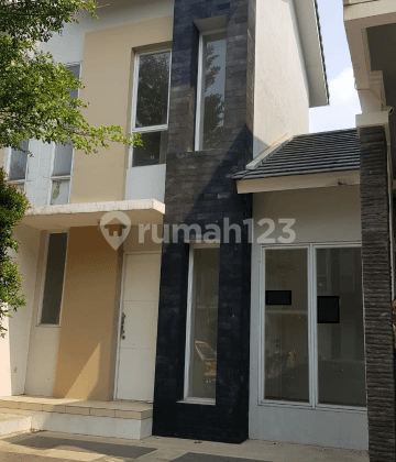 Rumah cantik 2 lantai di Graha Raya Bintaro