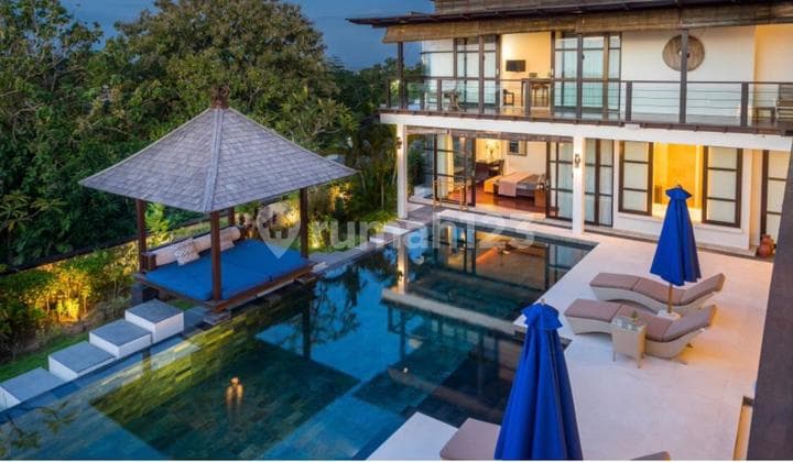 LUXURY VILLA IN JIMBARAN BALI