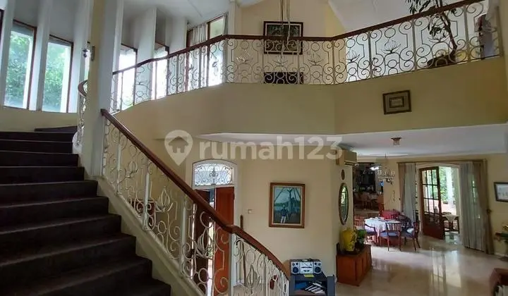 RUMAH MEWAH 2 LANTAI DAN PRIVATE POOL DIKEMANG
