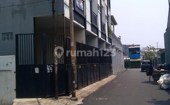 Rumah 3 Lantai Hoek Di Akasia, Kapuk, Cengkareng Timur