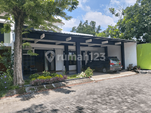 Rumah bagus cluster elite di colomadu solo