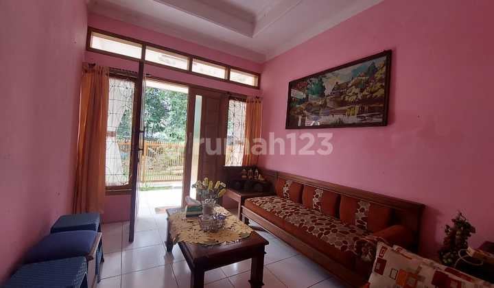 Rumah Cantik di Cibolerang Indah