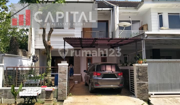 This Millennial's House is on Terusan Buah Batu, Super Comfy and the Price is Great, This 2-Story Parakan House on Terusan Buah Batu Offers Access to the Toll Road in Just 10 Minutes.
