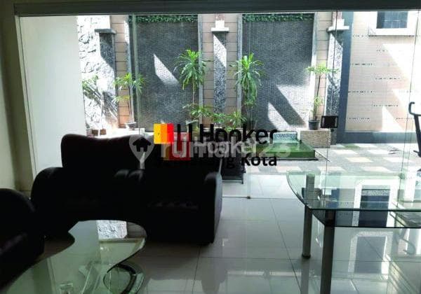 Nice house in the city center on Sompok Street.