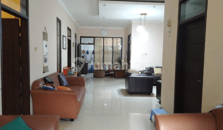 Rumah Bagus Terawat di Sauyunan