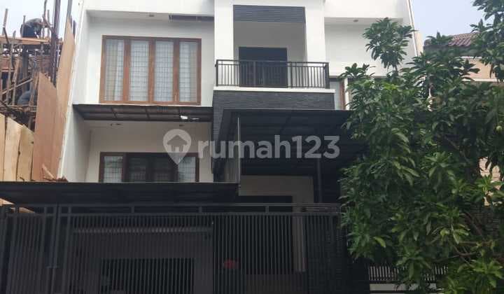 cepat rumah mewah di Taman PERMATA buana jl Pulau Bira Raya blok C Jakarta Barat