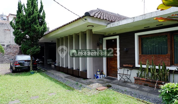 Rumah di Main Road Setiabudi, Cocok Untuk Usaha/ Kantor