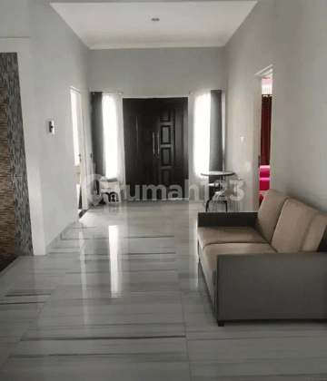 Rumah Baru Cantik renovasi total dalam komplek