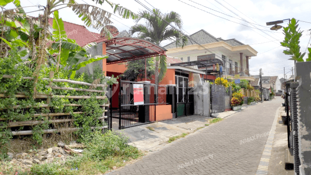 Rumah Luas Jalan Ikan Lodan Malang, Dekat Jalan Raya A.yani,kawasan Kampus