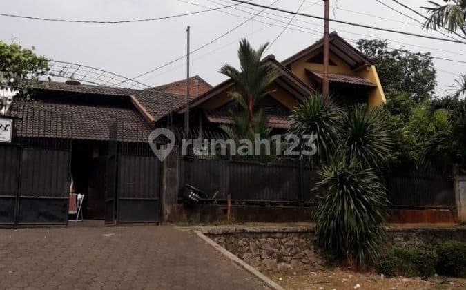 Rumah Luas Dan Nyaman di Pejaten Jakarta Selatan