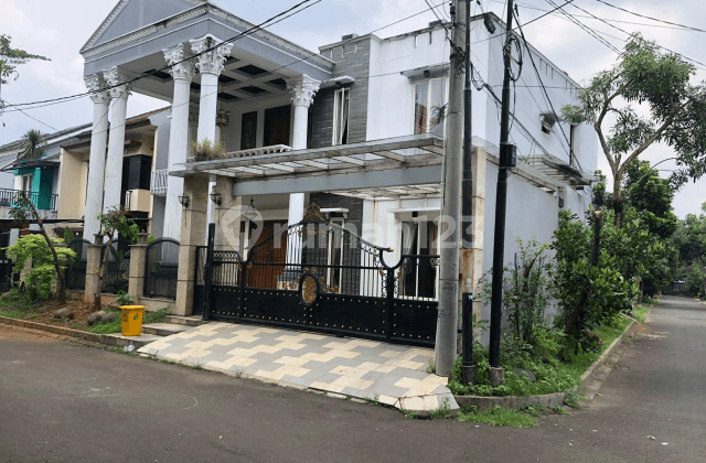 Rumah 2 Lantai Hoek Siap Huni