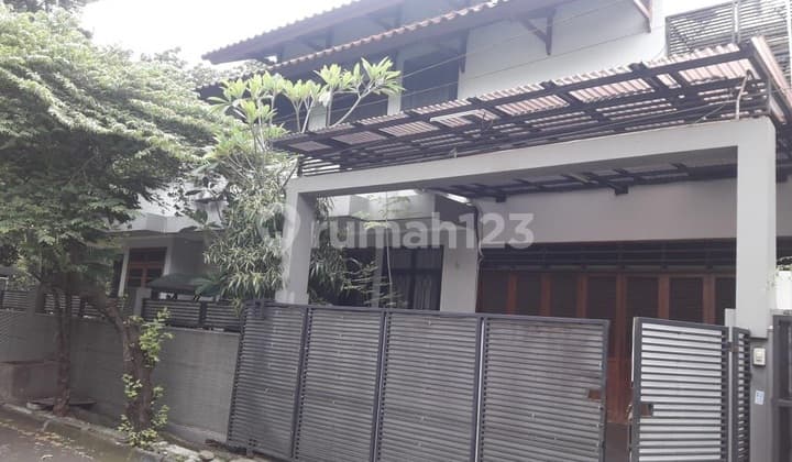 Rumah asri fully furnished di Pondok Indah
