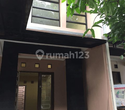 Rumah cantik minimalis di Graha Raya