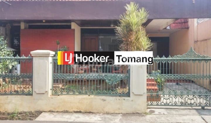 RUMAH TUA Lokasi Strategis, Tomang Jakarta Barat