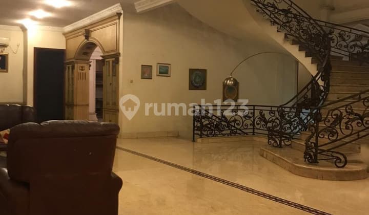 ELITE HOUSE, STRATEGICALLY LOCATED on West Mega Kuningan Street, South Jakarta