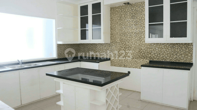 Minimalist House 4BR Unfurnished with Pool dan Backyard at Cipete Jakarta Selatan