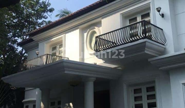 RUMAH dgn S.POOL di Jl SENOPATI RAYA, SCBD, KEBAYORAN BARU