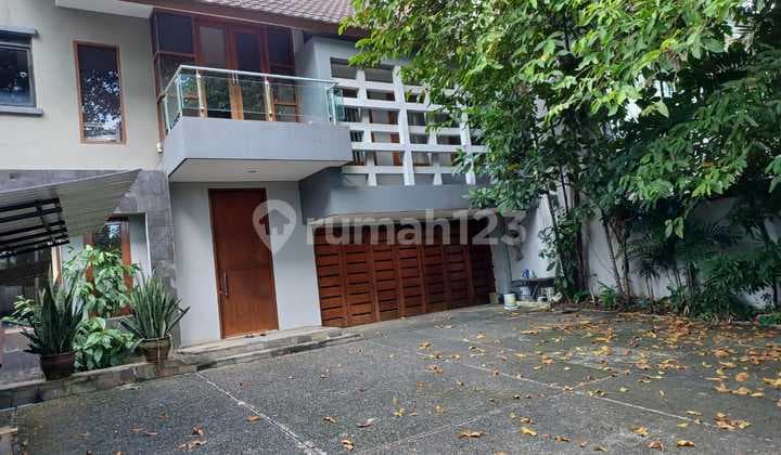 Nice House in Menteng Area, Minimum 2 Years Lease