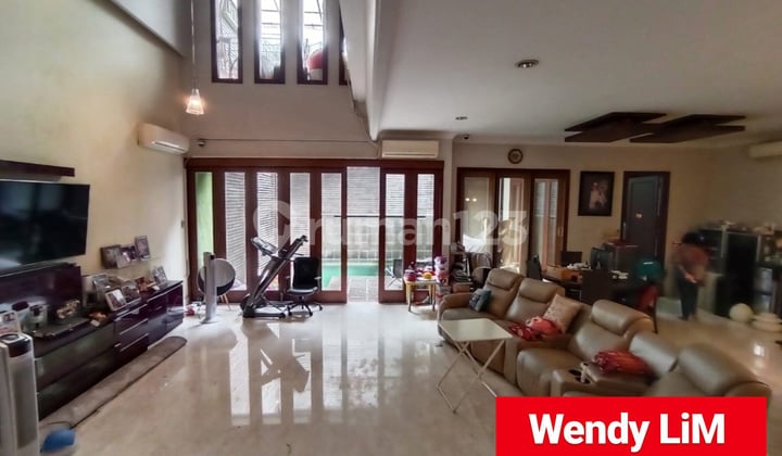 RUMAH ISTIMEWA di Jl RAJASA, KEBAYORAN BARU dkt SENOPATI