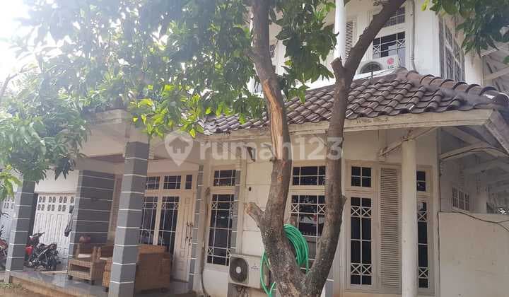 RUMAH SIAP HUNI ADA KOLAM RENANG HUNIAN NYAMAN DAN ASRI