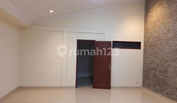 RUMAH di CITRA GRAND, BESAR, Sudah Baja Ringan, Siap Huni