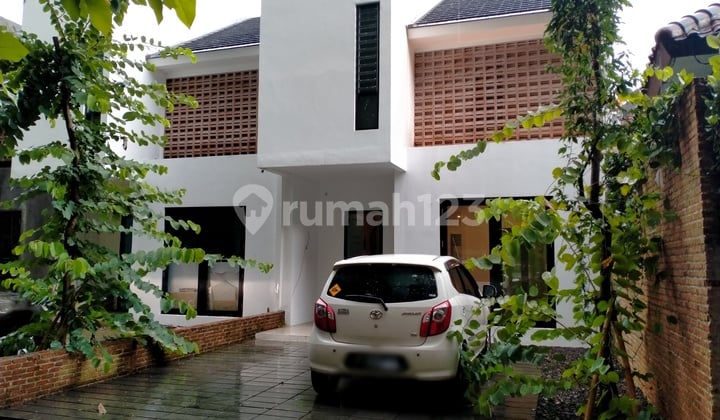 Rumah Baru, Minimalis, 2 Lantai, 5 Menit Exit Pintu Tol Cimanggis, Lingkungan Asri, Sejuk, Harga Nego