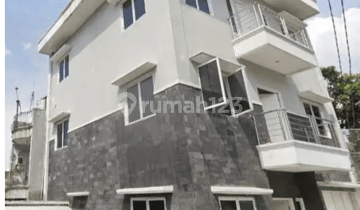 Boarding House in Cideng, New Building 2019, Strategic Location, Best Investment!