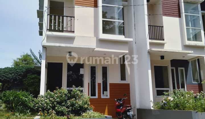 Two-story Ready-to-Live Home in Grand Dhaya Pesona Jombang, Jombang