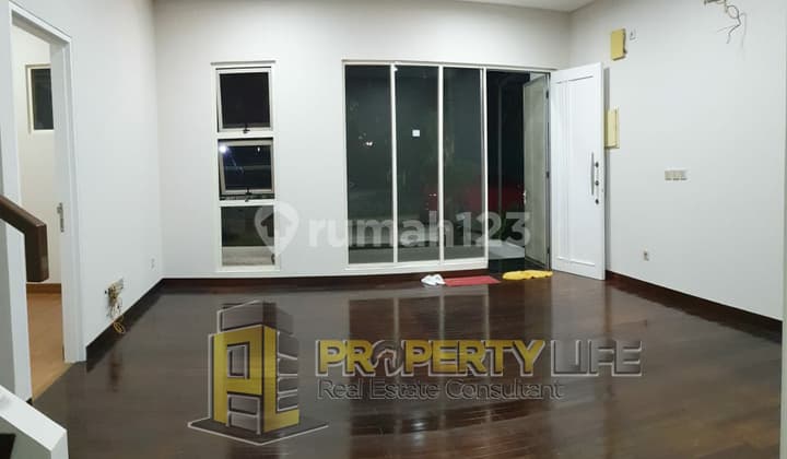BUTUH CEPAT Rumah Golf Lake Residence TERMURAH di Golf Lake Full Renov Hadap Taman Jalan Lebar