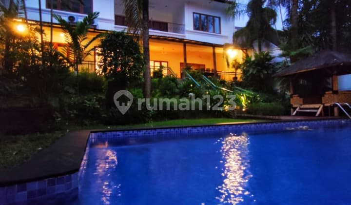 RUMAH LUAS, MEWAH dgn GARDEN, S.POOL di Jl KEMANG, JAKSEL