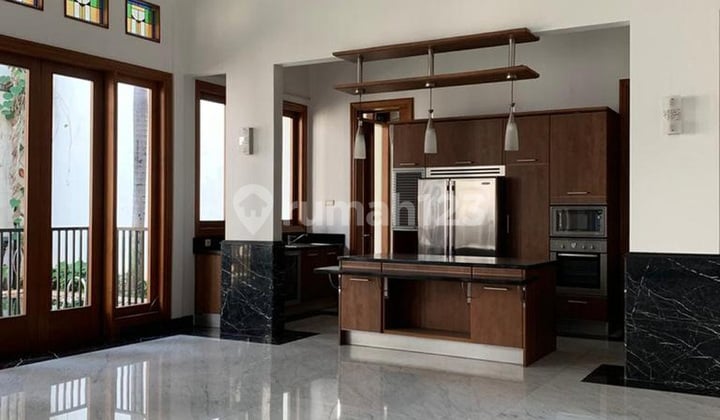 RUMAH di PRAPANCA, KEBAYORAN BARU, JAKSEL dkt DHARMAWANGSA