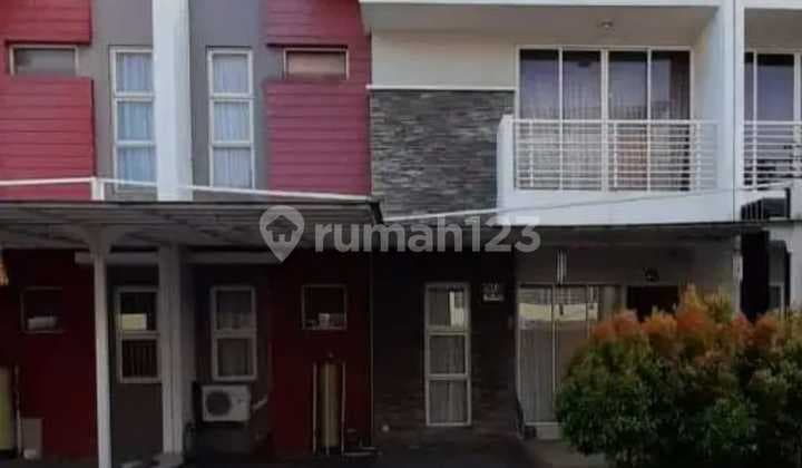 RUMAH GOLF LAKE RESIDANCE