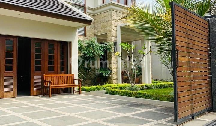 Rumah Lux Klasik Modern Siap Huni di Geger Kalong