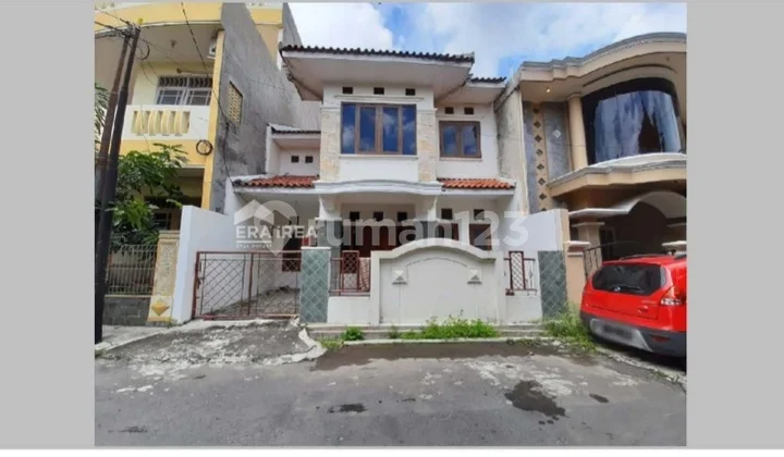 Minimalist house cluster near The Park Solo Baru.