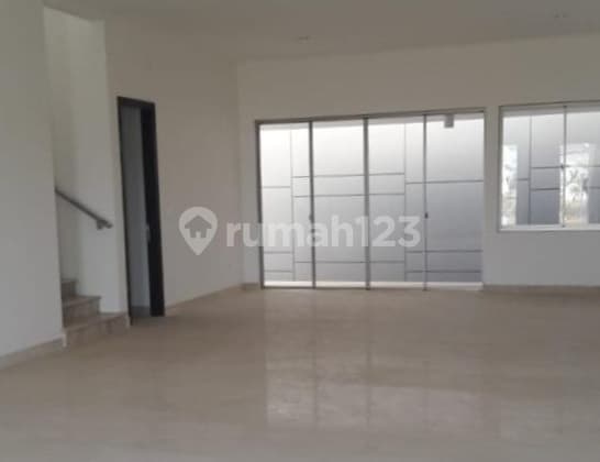 Rumah Pik Golf Island 10x20 lantai Marmer