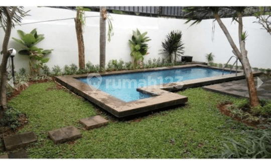 Rumah mewah di Kemang Dalam