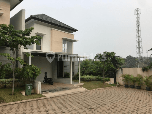 New and magnificent house in Serenia Hills Lebak Bulus