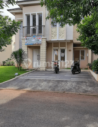 Di jual Rumah dua lantai di Grand Wisata bekasi