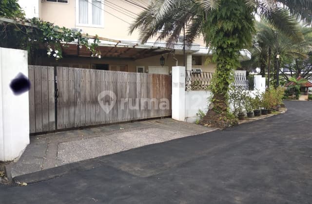 rumah mewah, cocok untuk hunian Di Kemang Timur .