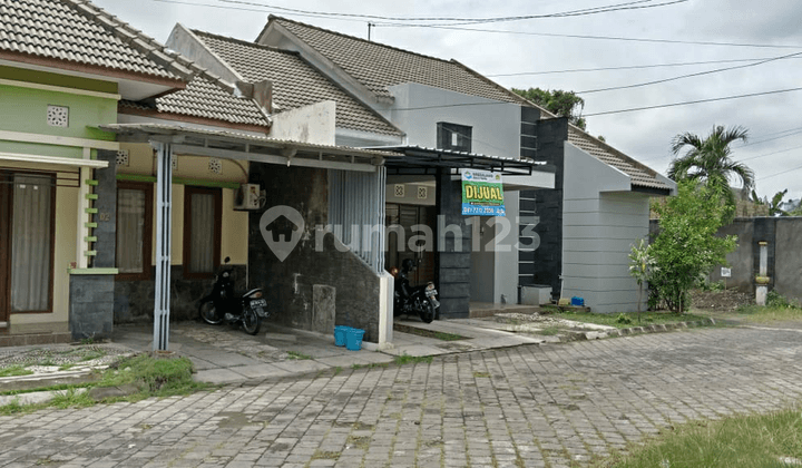 Rumah Second Siap Pakai Di Solo Baru