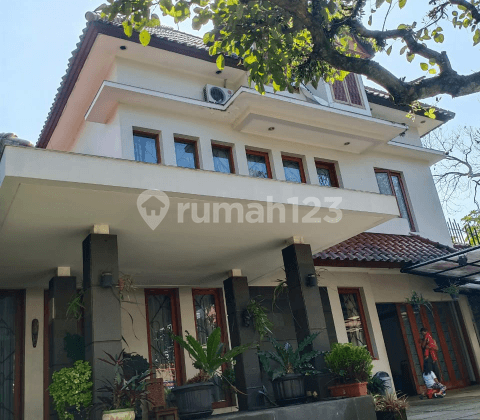 rumah lux di Setrasari