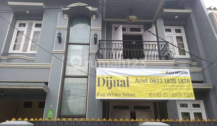 Bangunan Sangat Terawat, Siap Huni,di Jl Tebet Utara, jalan 2 mobil Siling Plafon 8,1 meter ,Hub: 0813-1838-1838 / 0878-7838-1838.
