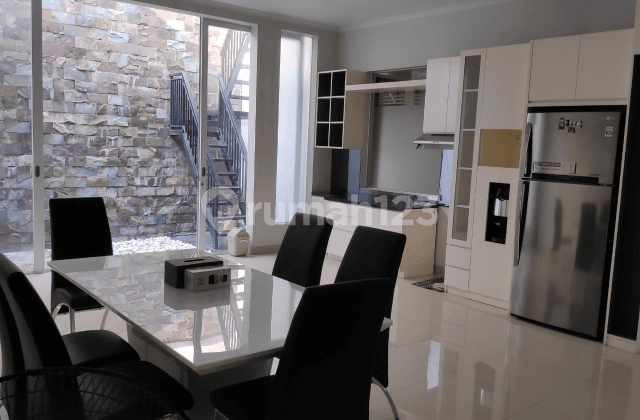 Rumah Sewa Yg Bagus & Furnish di Green Lake City