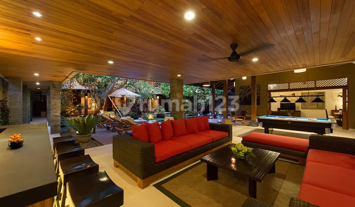 LUXURY BALINESE STYLE VILLA AT SEMINYAK