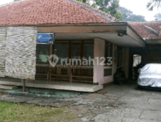Rumah Tua Luas Siap Huni di Cipaganti Bandung