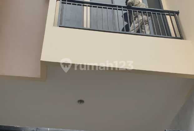 Rumah Baru 3 Lantai di Tanjung Duren Jakarta Barat