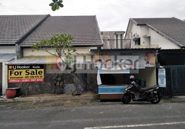 Comfortable House with 3 Bedrooms in Perum. Dalung Uma Village