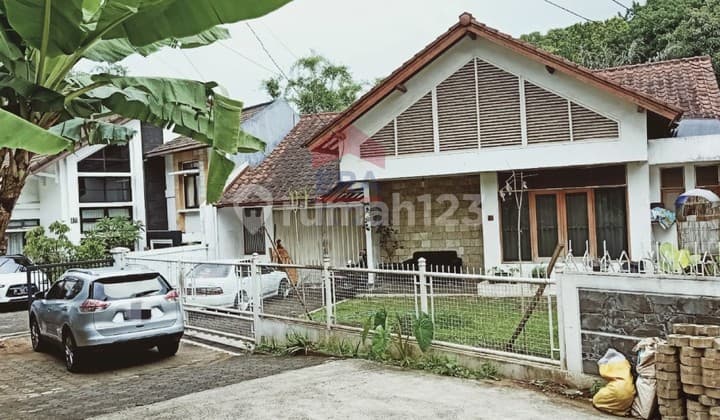 Rumah siap huni di kawasan elite Ciumbuluit Keputih